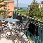 Crystal & Esmeralda Apartment Suites Sorrento