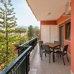 Crystal & Esmeralda Apartment Suites Sorrento